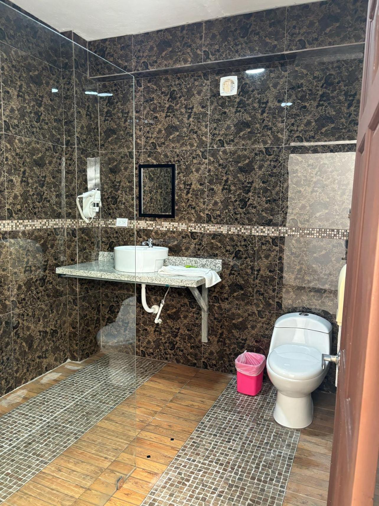 Hotel Coco Beach Мануел Антонио Екстериор снимка