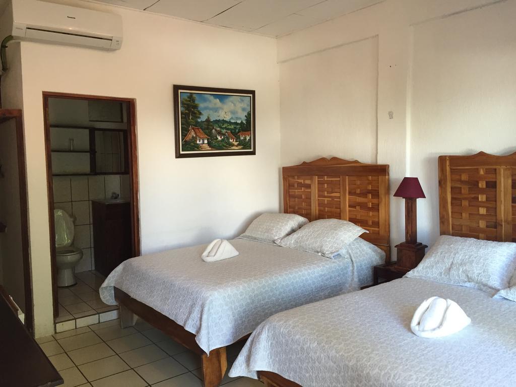 Hotel Coco Beach Мануел Антонио Екстериор снимка