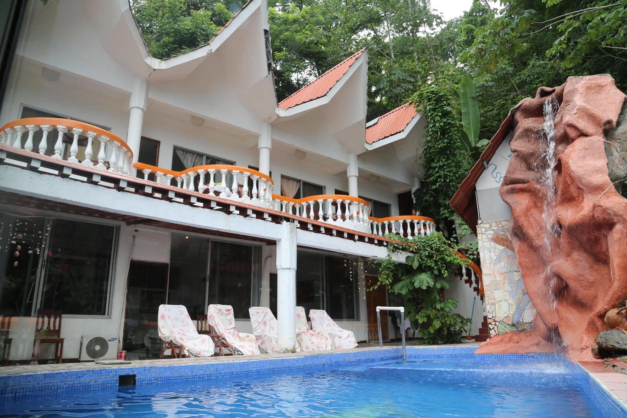 Hotel Coco Beach Мануел Антонио Екстериор снимка