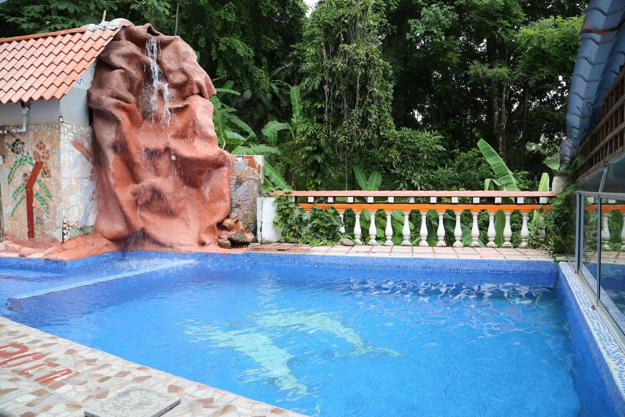 Hotel Coco Beach Мануел Антонио Екстериор снимка